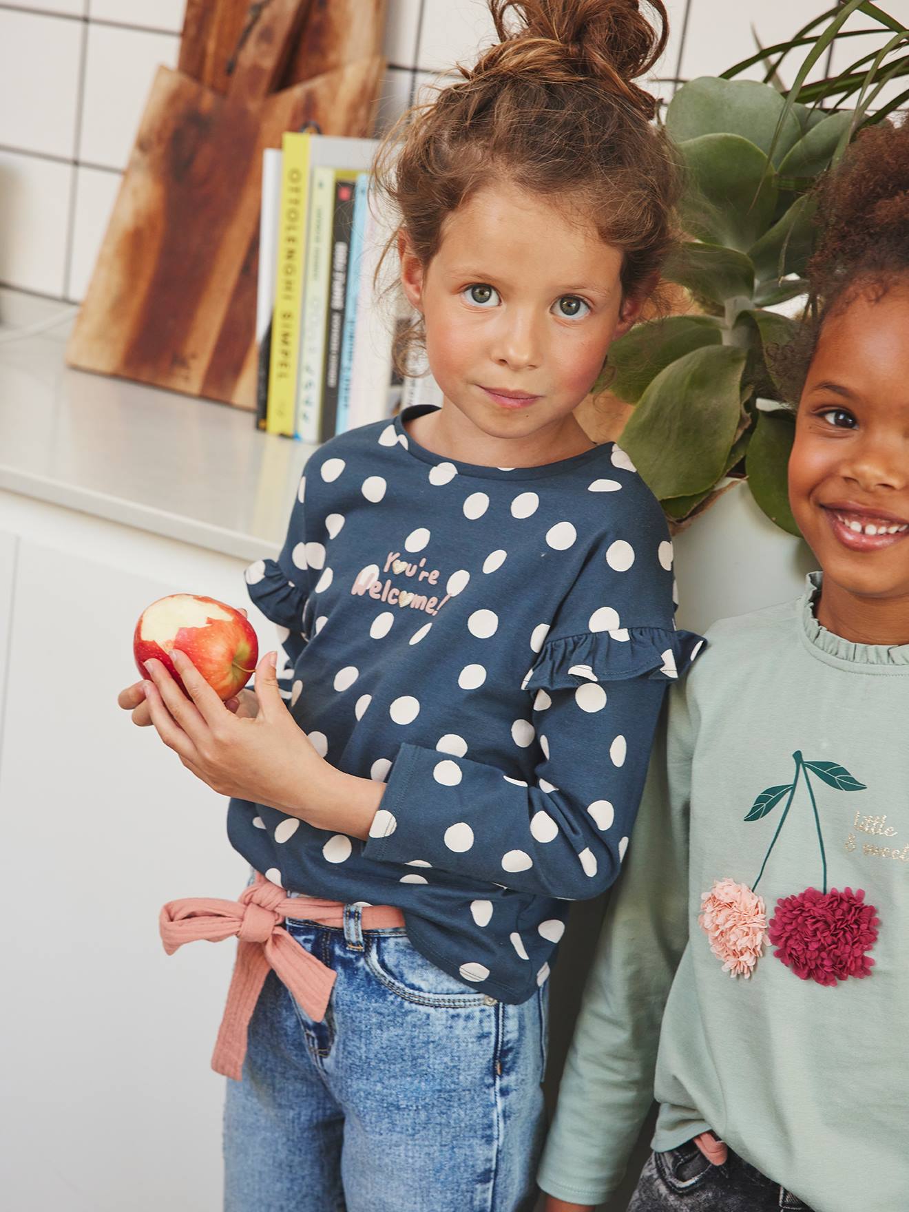 https://kids-avenue.com.ua/pages/gallery/6281/tee-shirt-a-message-manches-volantees-fille (3).jpg